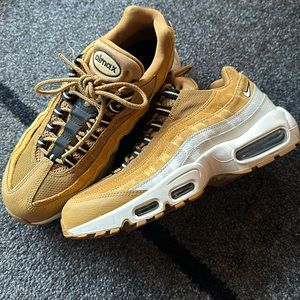 Nike Men’s Air Max 95 Essential Wheat/White Gold